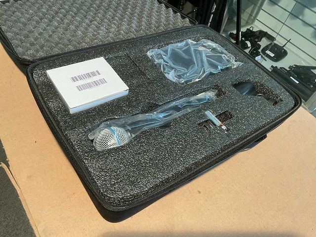 Shure vocal digital wireless system - afbeelding 1 van  7