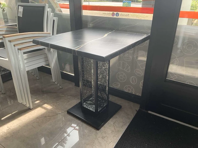 Sicakbaçe restauranttafel - afbeelding 1 van  6