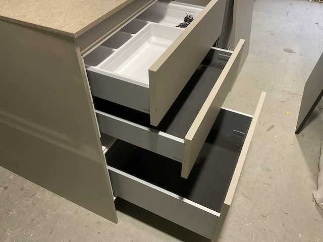 Siematic keukenopstelling inclusief apparatuur - afbeelding 14 van  43