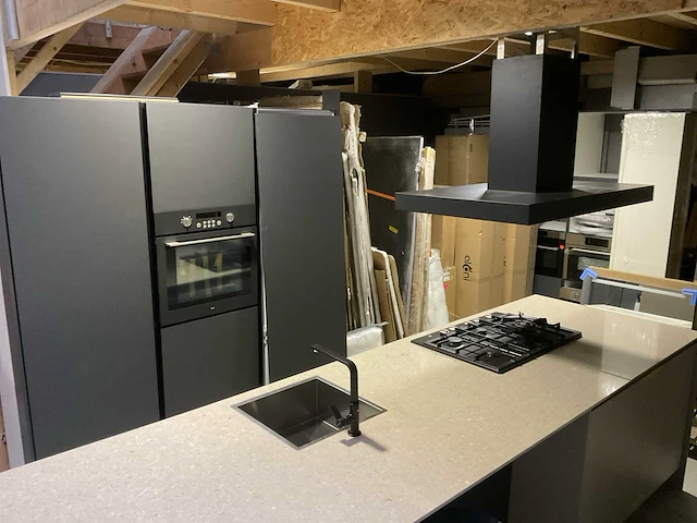 Siematic keukenopstelling inclusief apparatuur - afbeelding 40 van  43