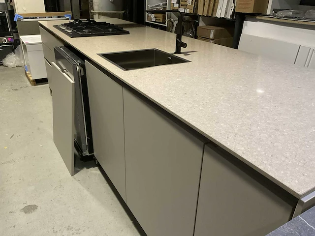 Siematic keukenopstelling inclusief apparatuur - afbeelding 41 van  43
