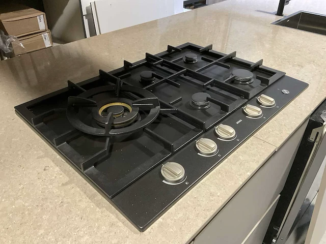 Siematic keukenopstelling inclusief apparatuur - afbeelding 9 van  43
