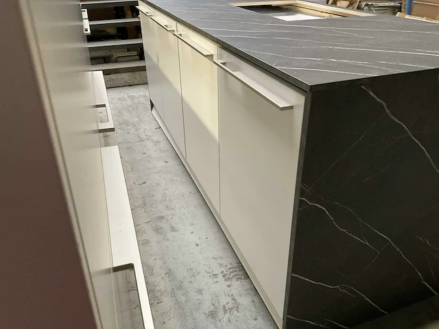 Siematic keukenopstelling inclusief apparatuur - afbeelding 12 van  21