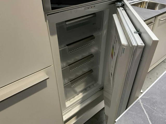 Siematic keukenopstelling inclusief apparatuur - afbeelding 13 van  21