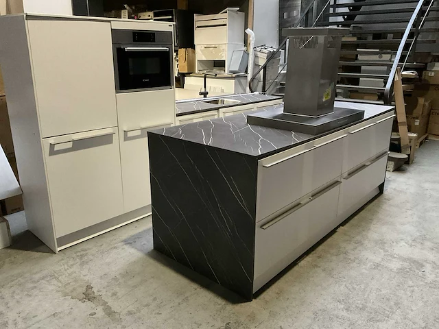 Siematic keukenopstelling inclusief apparatuur - afbeelding 21 van  21