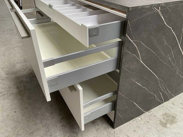 Siematic keukenopstelling inclusief apparatuur - afbeelding 5 van  21