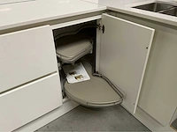 Siematic keukenopstelling inclusief apparatuur - afbeelding 12 van  32