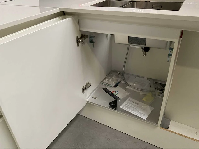 Siematic keukenopstelling inclusief apparatuur - afbeelding 13 van  32