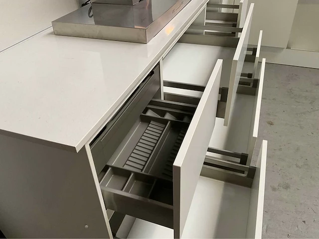 Siematic keukenopstelling inclusief apparatuur - afbeelding 6 van  32