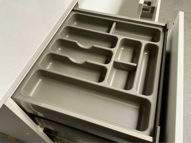 Siematic keukenopstelling inclusief apparatuur - afbeelding 8 van  32