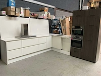 Siematic keukenopstelling inclusief apparatuur - afbeelding 9 van  32