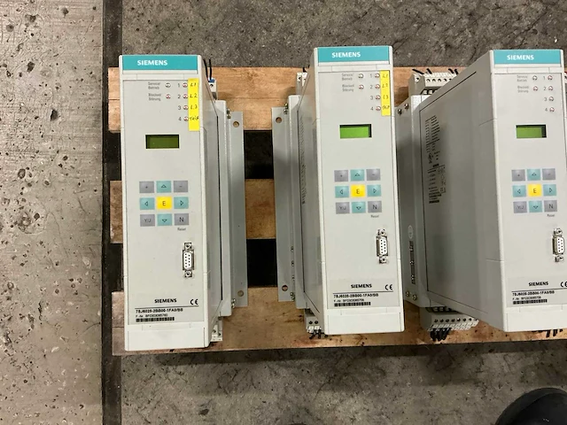 Siemens - 7sj6025 - overstroom beveiligingsrelais (6x) - afbeelding 2 van  6