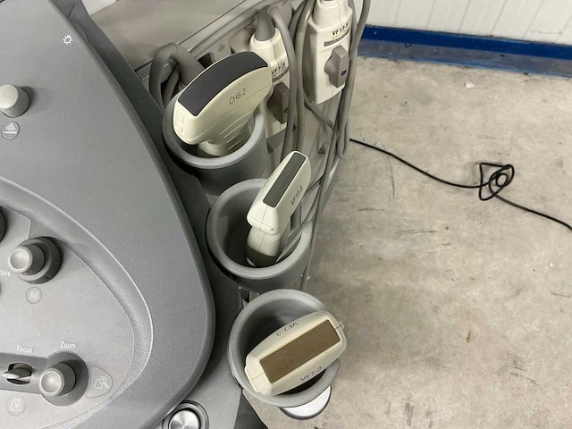 Siemens - acuson anteres - echo toestel - afbeelding 7 van  11