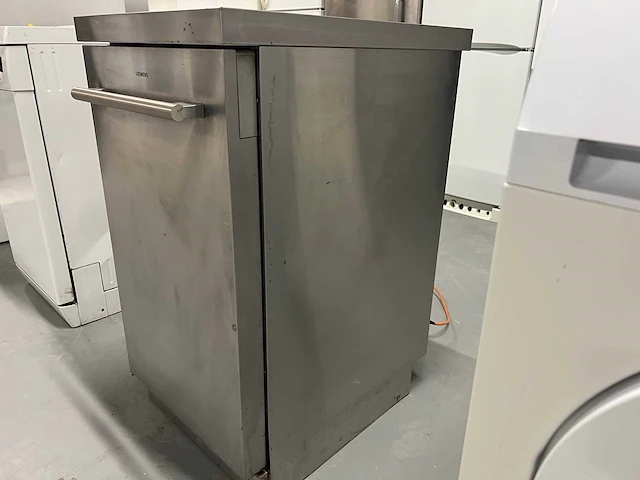 Siemens - bauknecht inbouw koelkast + siemens studenten vaatwasser + philips mixer - afbeelding 2 van  21