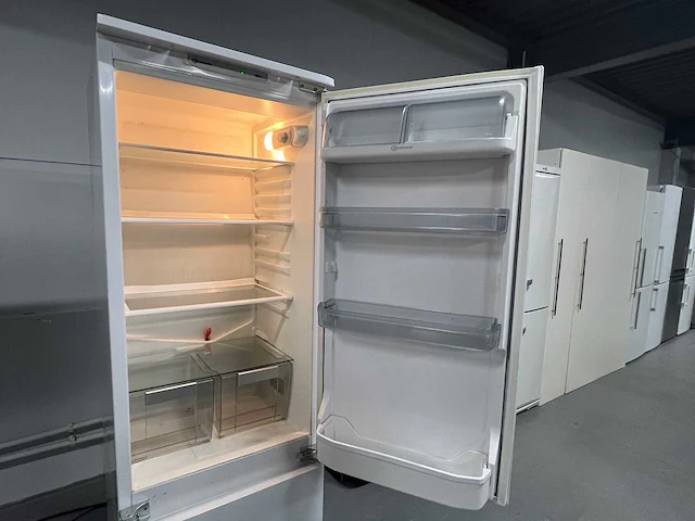 Siemens - bauknecht inbouw koelkast + siemens studenten vaatwasser + philips mixer - afbeelding 16 van  21