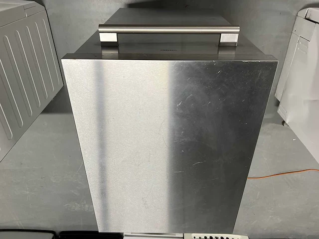 Siemens - bauknecht inbouw koelkast + siemens studenten vaatwasser + philips mixer - afbeelding 19 van  21