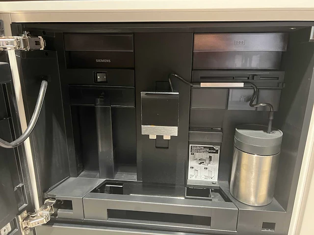 Siemens - ct836leb6 - koffiemachine - afbeelding 2 van  4