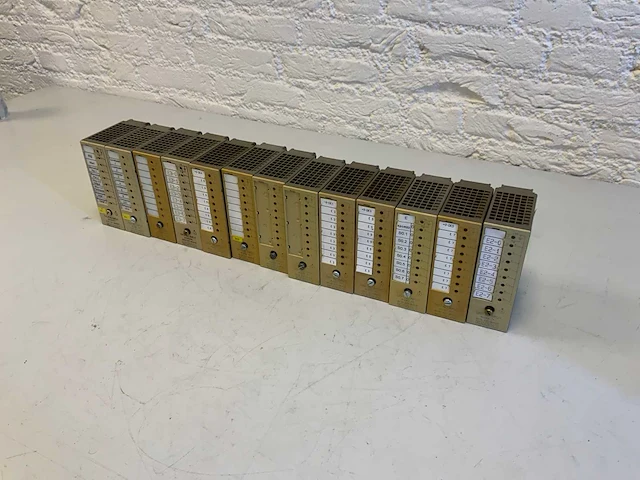 Siemens 6es5 421-8ma12 digital input module (13x) - afbeelding 1 van  41