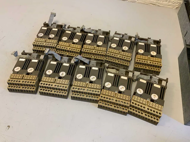 Siemens 6es5 700-8ma11 bus module (10x) - afbeelding 1 van  21