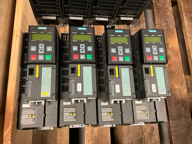 Siemens cu240-2 frequentieregelaar (4x) - afbeelding 1 van  6