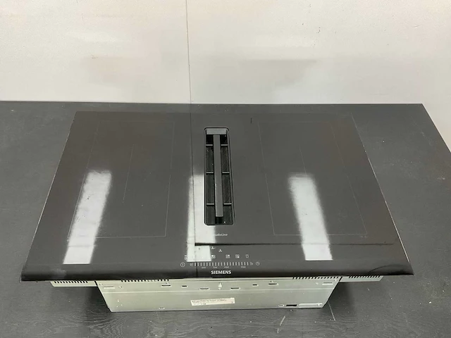 Siemens ed877fq25e iq500 inductiekookplaat met afzuiging - afbeelding 2 van  4