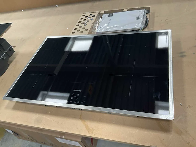 Siemens eh845bfb5e inbouw 4-zone inductiekookplaat - afbeelding 1 van  4