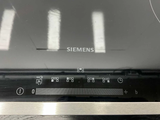 Siemens eh845fm17e inductiekookplaat - afbeelding 3 van  5