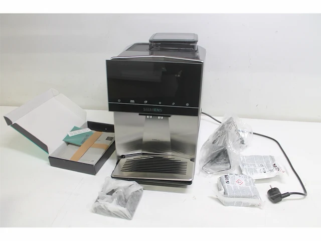 Siemens eq900 plus tq903rz3 volautomatische espressomachine rvs - afbeelding 2 van  2
