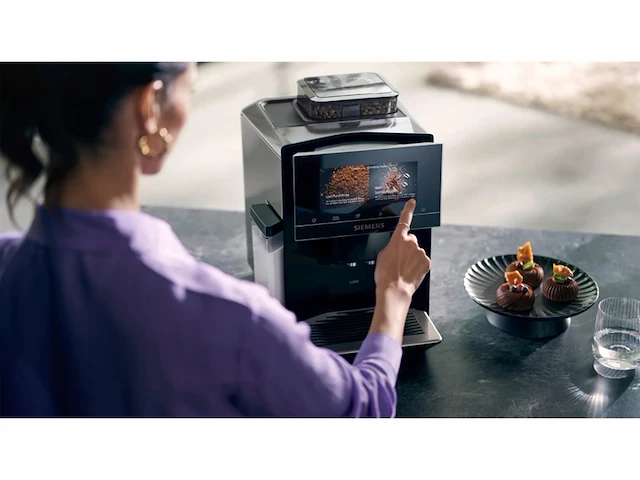 Siemens eq900 tq903r09 volautomatische espressomachine zwart - afbeelding 4 van  4
