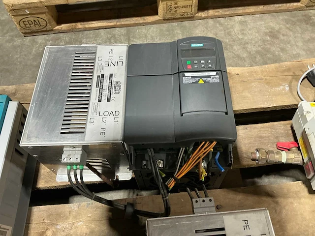 Siemens frequentieregelaar (2x) - afbeelding 10 van  12