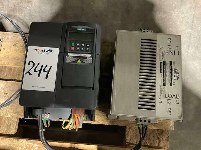 Siemens micro master 430 frequentieregelaar - afbeelding 1 van  2
