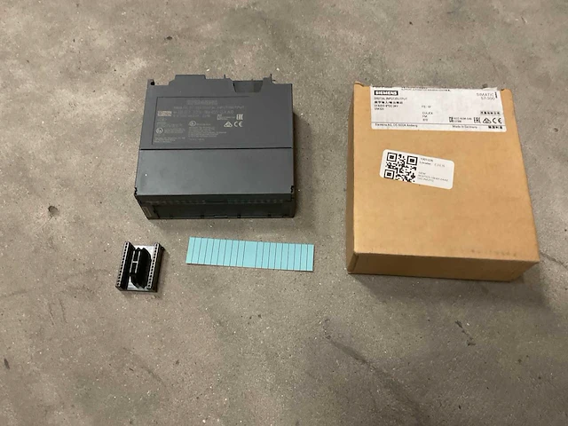 Siemens simatic s7-300 di 8/do 8*dc 24v digitale input/output - afbeelding 1 van  3