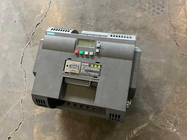 Siemens sinamics v20 15kw frequentieregelaar - afbeelding 1 van  3