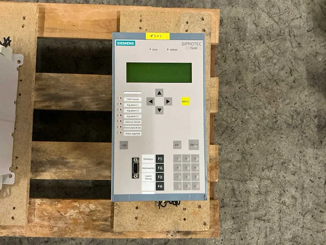 Siemens siprotec 7sj62 overstroom beveiligingsrelais (2x) - afbeelding 2 van  4