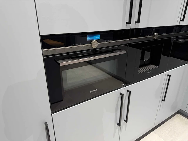 Siemens studioline - cm876g0b6 iq700 serie - combi-magnetron (c) - afbeelding 1 van  3