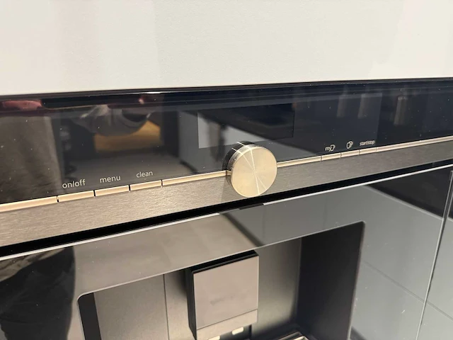 Siemens studioline - ct836leb6 iq700-serie - geïntegreerde koffiemachine (c) - afbeelding 2 van  4