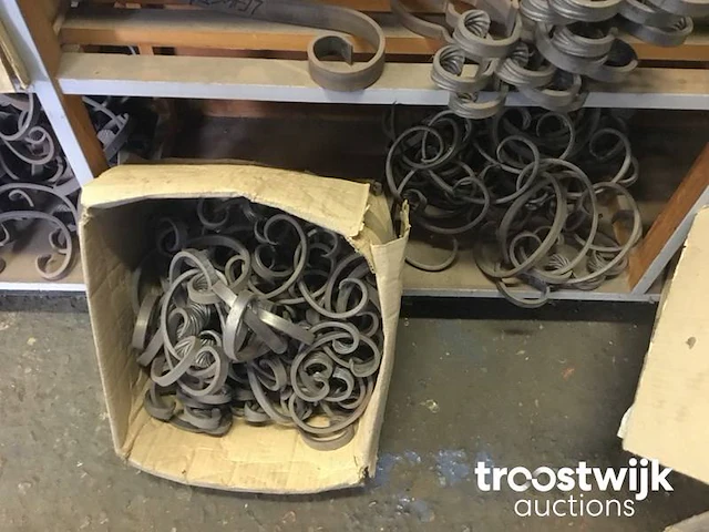 Sier smeedwerk ornamenten - afbeelding 14 van  15