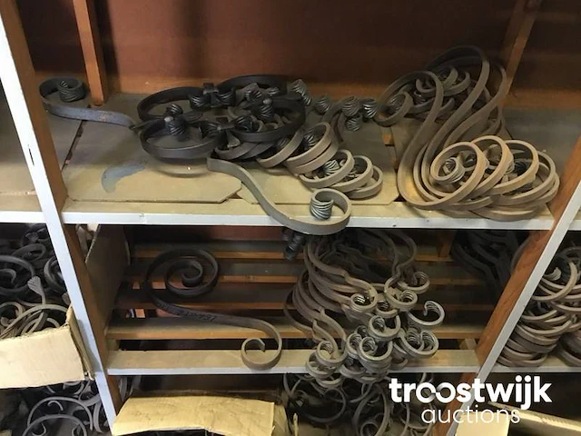 Sier smeedwerk ornamenten - afbeelding 9 van  15