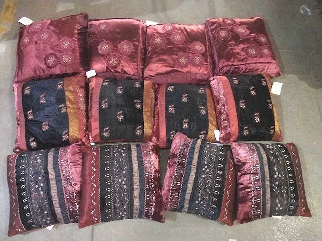 Sierkussens handgemaakt uit india. (12x) - afbeelding 1 van  6