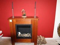 Sierschouw met twee kandelaars en stolp. afmeting 105 x 41 x 108 cm - afbeelding 1 van  6