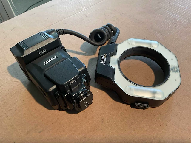 Sigma em-140 dg flitser - afbeelding 1 van  4