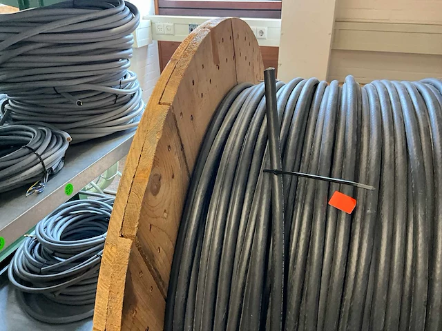 Signaalkabel op haspel - afbeelding 3 van  4