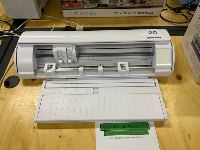 Silhouette cameo 5 plus snijplotter - afbeelding 1 van  2
