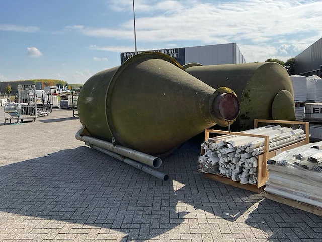 Silo - afbeelding 4 van  7