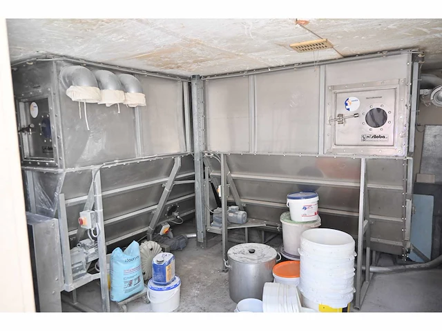 Siloba spc rvs weeg- en doseertrechter en 2 rvs silo’s - afbeelding 13 van  15