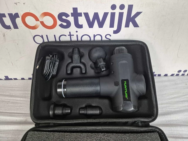Silvergear massagegun - en - tunturi massagegun - afbeelding 3 van  4