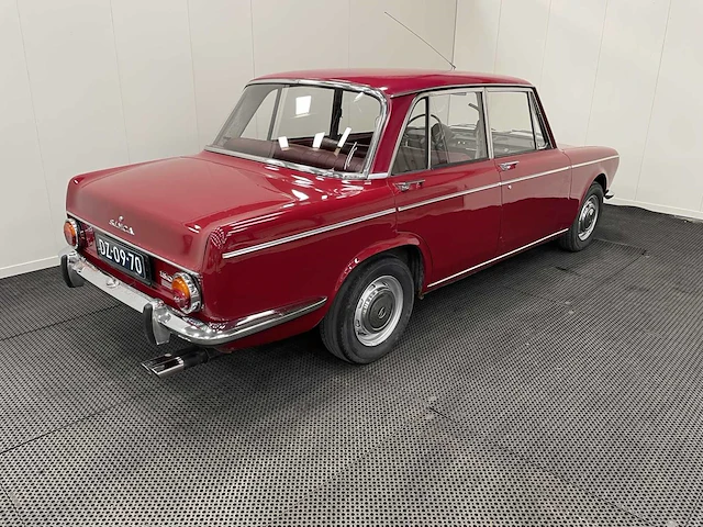 Simca 1500 oldtimer - 1965 - afbeelding 24 van  25