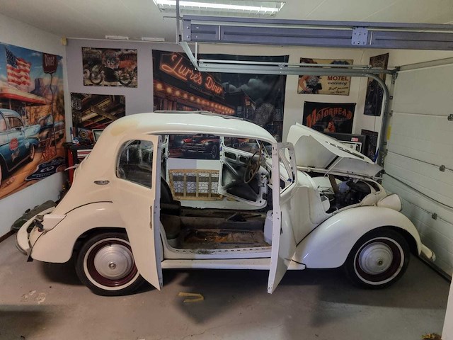 Simca 8 saloon, bouwjaar 1947, uniek - afbeelding 3 van  17