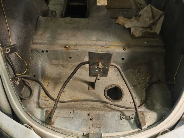 Simca 8 saloon, bouwjaar 1947, uniek - afbeelding 6 van  17