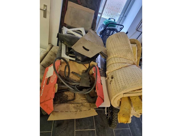 Simca 8 saloon, bouwjaar 1947, uniek - afbeelding 9 van  17